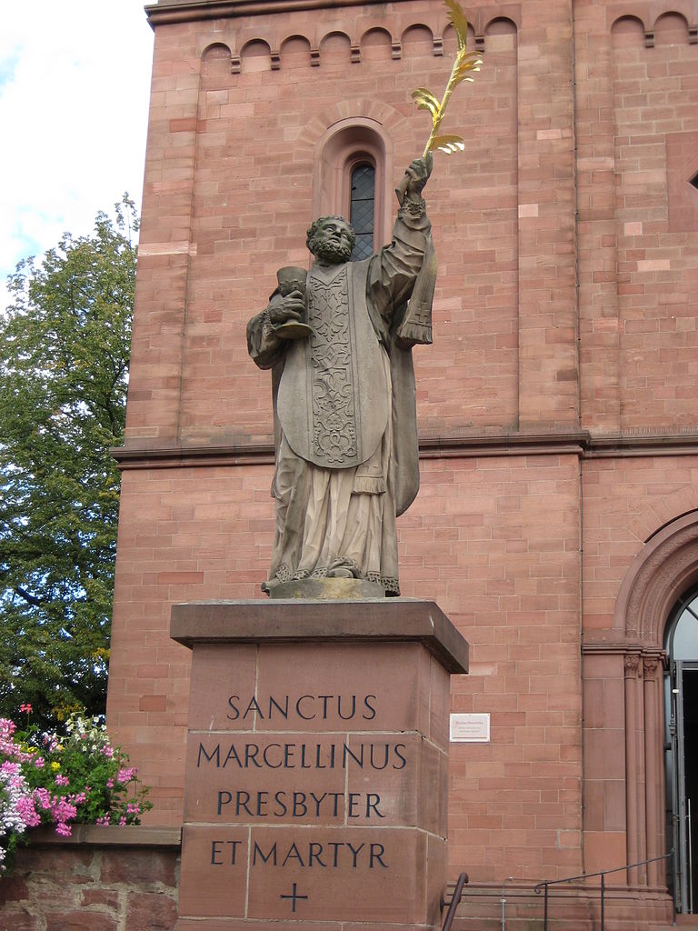 768px-Sanctus_Marcellinus_Martyr_Germany_Seligenstadt_2007